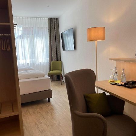 Hotel-Restaurant Und Gaestehaus Loewen Süßen المظهر الخارجي الصورة