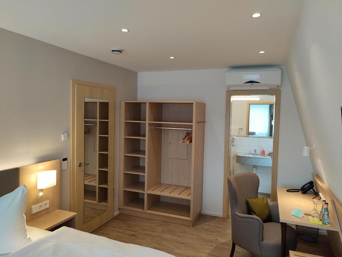 Hotel-Restaurant Und Gaestehaus Loewen Süßen المظهر الخارجي الصورة
