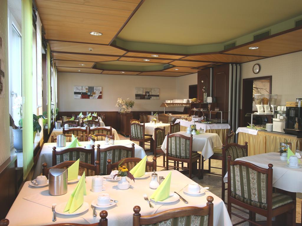 Hotel-Restaurant Und Gaestehaus Loewen Süßen المظهر الخارجي الصورة
