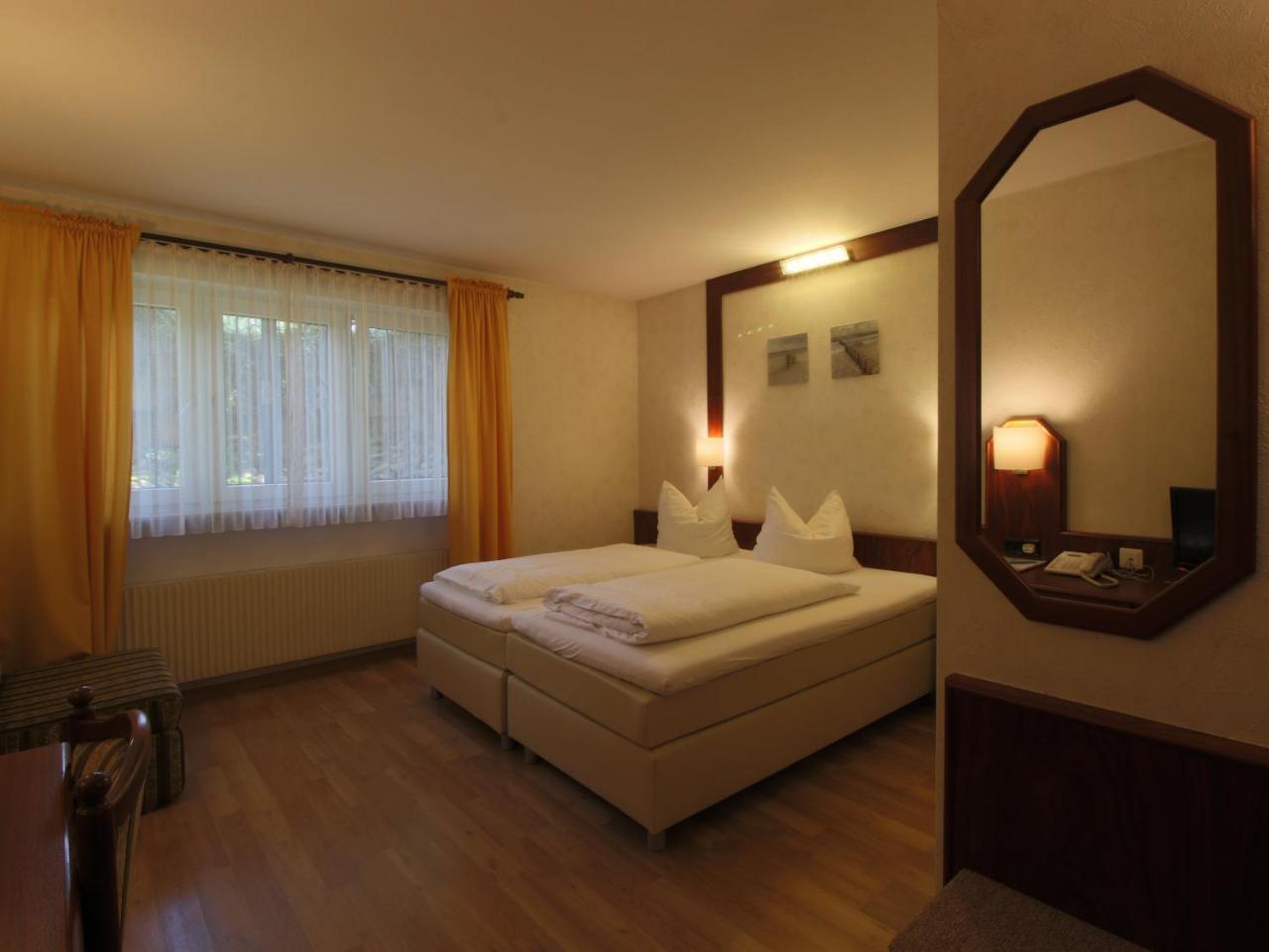 Hotel-Restaurant Und Gaestehaus Loewen Süßen المظهر الخارجي الصورة