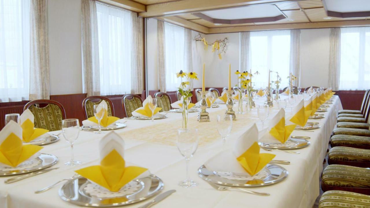 Hotel-Restaurant Und Gaestehaus Loewen Süßen المظهر الخارجي الصورة